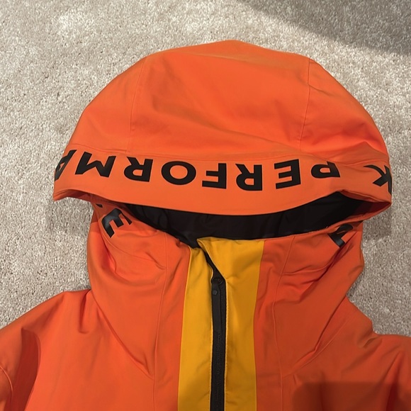 Peak Performance ski jacket - Picture 3 of 5